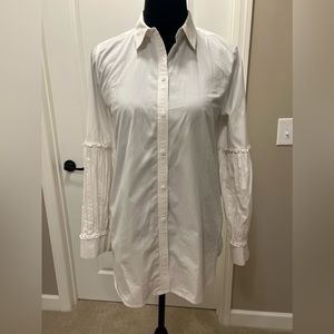 Club Monaco White Button down shirt, women’s size Medium